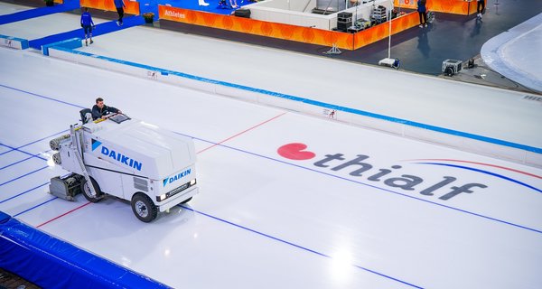 Thialf levert deze zomer twee weken extra topsportijs