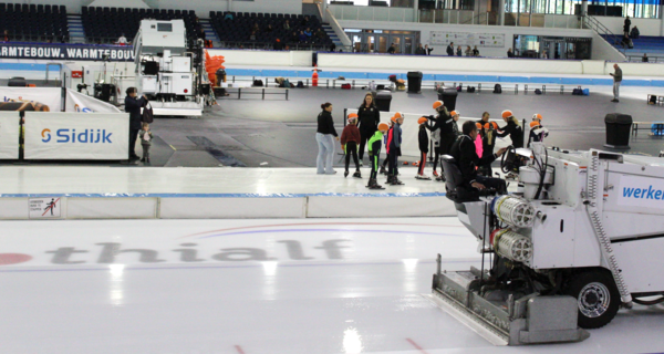 Op zoek naar het perfecte ijs: Innovatielab Thialf en Wetsus smeden een ijzersterke samenwerking voor schaatssucces