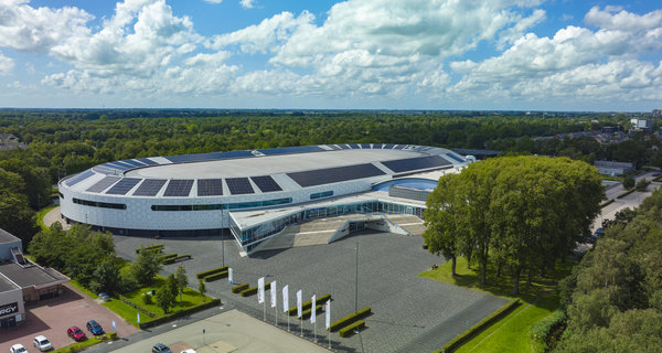  Frans bezoek aan Thialf; nog geen duidelijkheid over keuze Winterspelen 2030